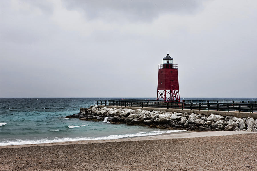 Charlevoix Lighthouse Lake Michigan Photograph by Evie Carrier - Fine ...