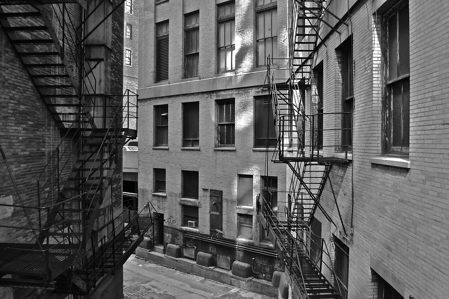 Chicago Alleyway Monochrome Photograph by Joshua Eiermann | Pixels