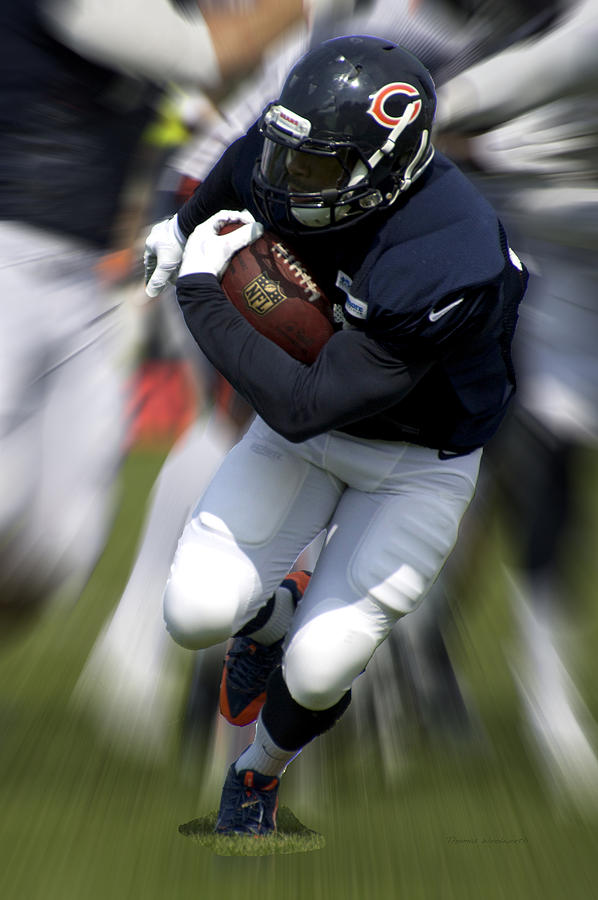 Chicago Bears Photograph - Chicago Bears Training Camp 2014 Moving The Ball 07 by Thomas Woolworth