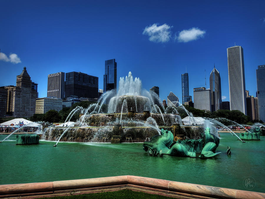 Chicago - Buckingham Fountain 001 Photograph by Lance Vaughn