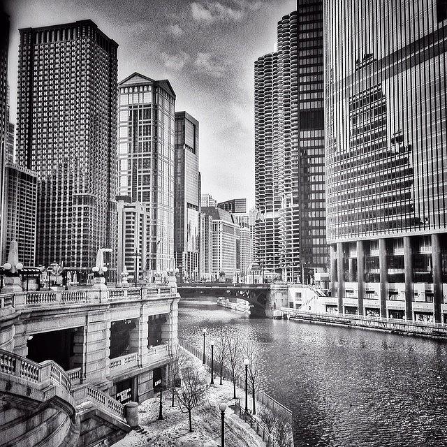 Urban Photograph - #chicago #cityscape #chicagoriver by Paul Velgos Urban Photograph - #chicago #cityscape #chicagoriver by Paul Velgos