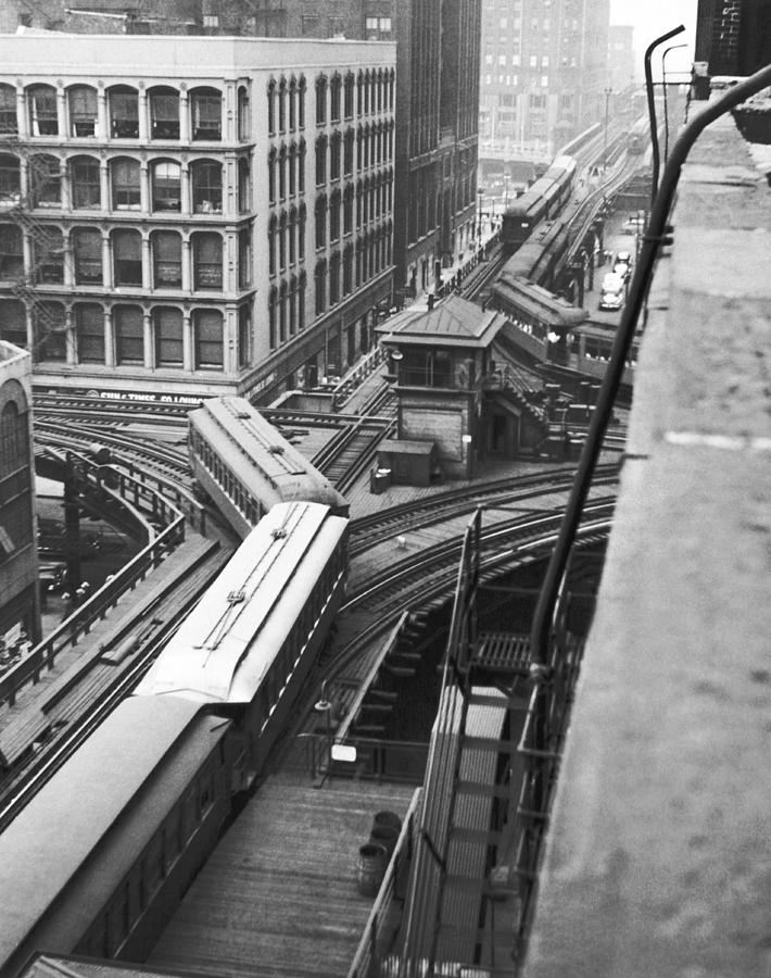Architecture Photograph - Chicago El Train by Underwood Archives