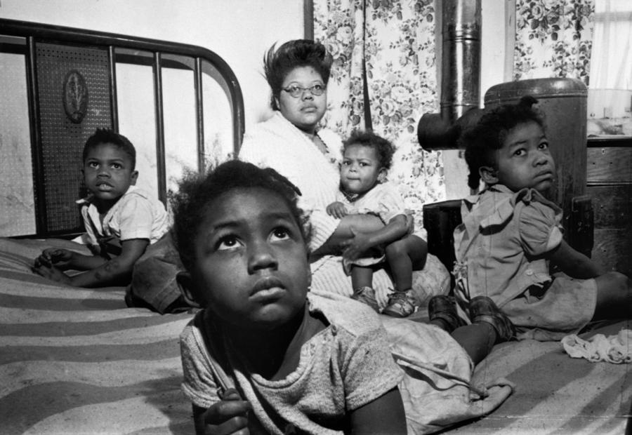 Chicago Family, 1949 Photograph by Granger - Pixels