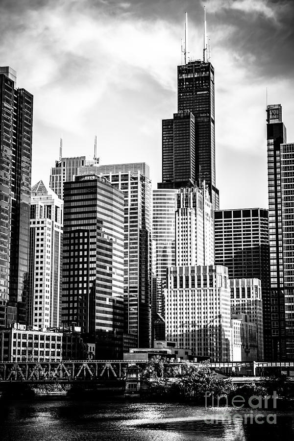 chicago skyline black and white high resolution