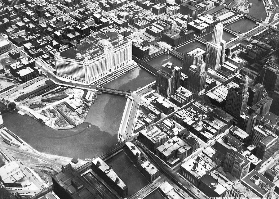 1920's Photograph - Chicago Merchandise Mart by Underwood Archives 1920's Photograph - Chicago Merchandise Mart by Underwood Archives
