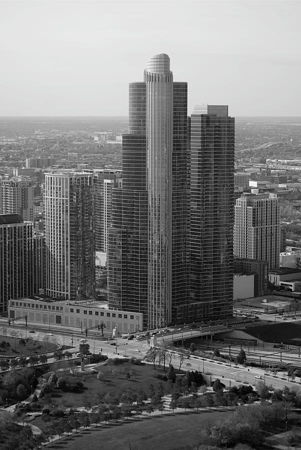 Chicago Modern Skyscraper Black And White Photograph by 