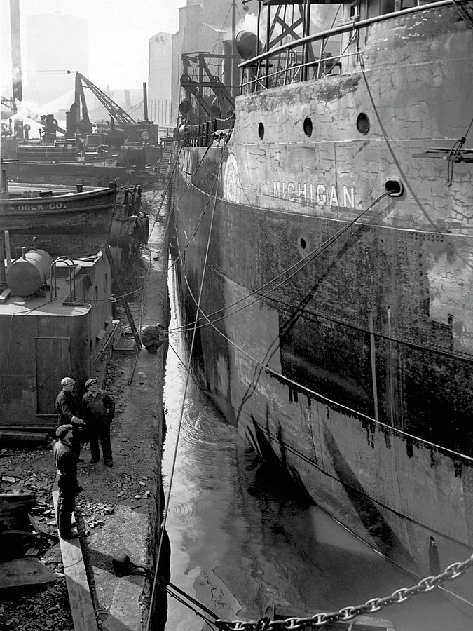 Chicago Shipyard Photograph by Underwood Archives