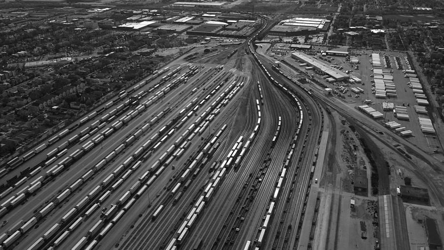 Chicago Photograph - Chicago Transportation 02 Black and White by Thomas Woolworth