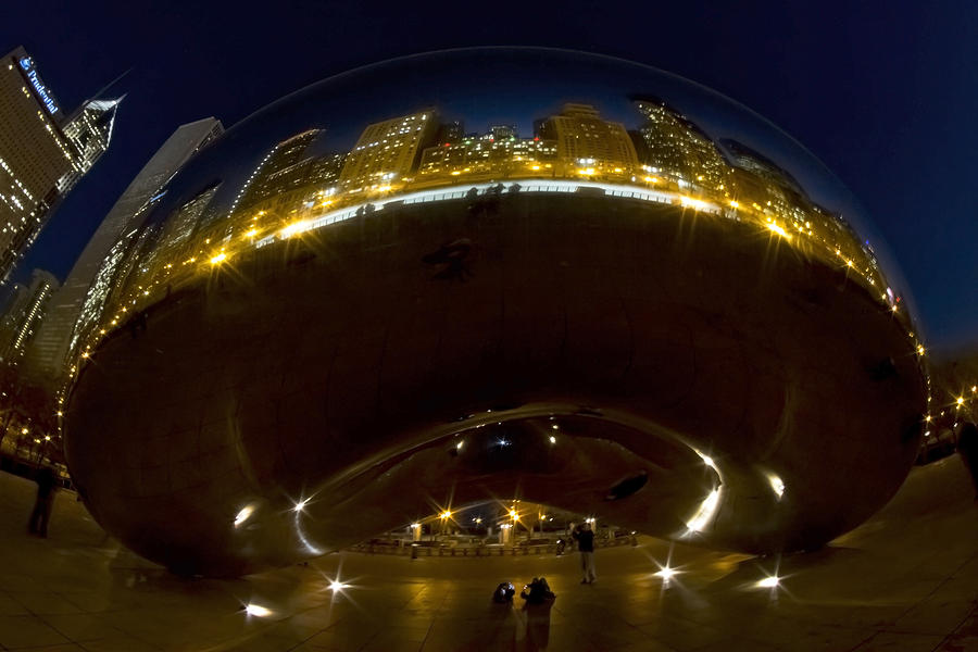 Chicagos Cloudgate at dusk Photograph by Sven Brogren