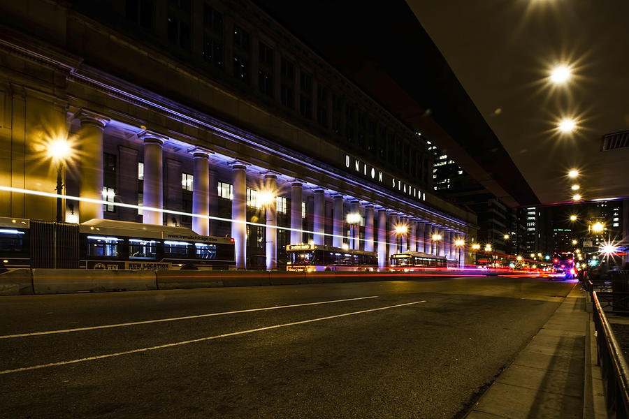 Chicagos Union Station at night Photograph by Sven Brogren
