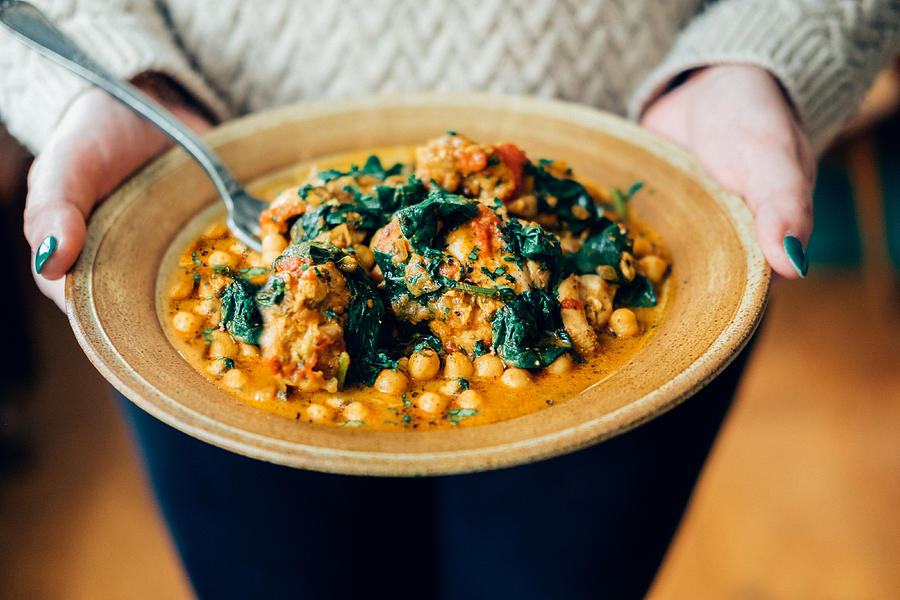 Chickpea and spinach curry Photograph by Joan Ransley