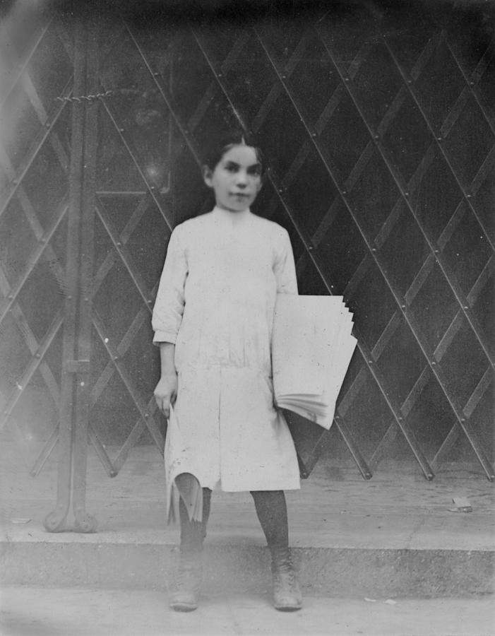 Child Labor, Newsgirl On The Bowery Photograph by Everett