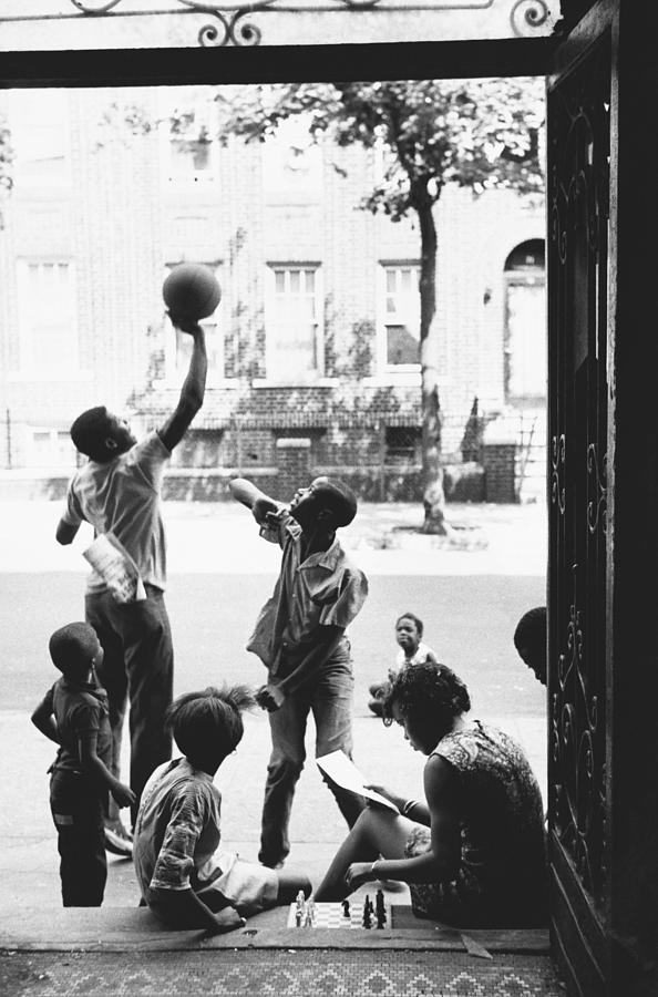Children Playing In Brooklyn, Nyc, 1972 Photograph by Katrina Thomas