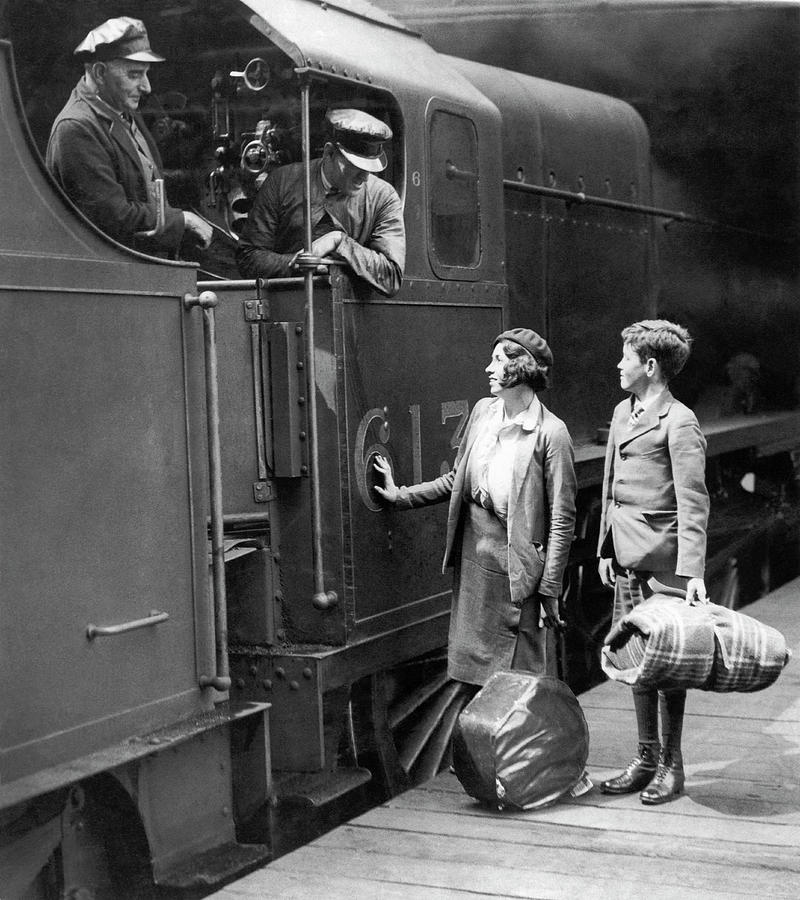 Children Ready To Board Train Photograph by Underwood Archives
