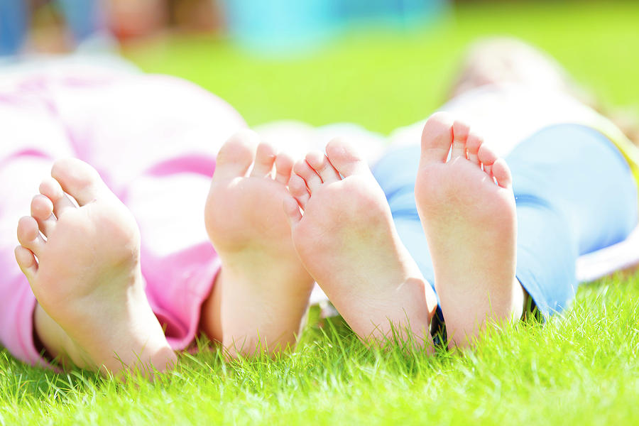 Children With Bare Feet Photograph by Wladimir Bulgar - Fine Art America