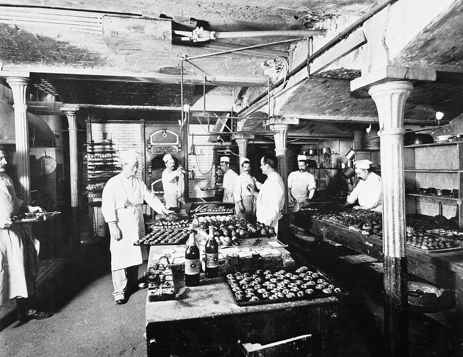 Chocolate Factory, 1902 Photograph by Granger - Fine Art America