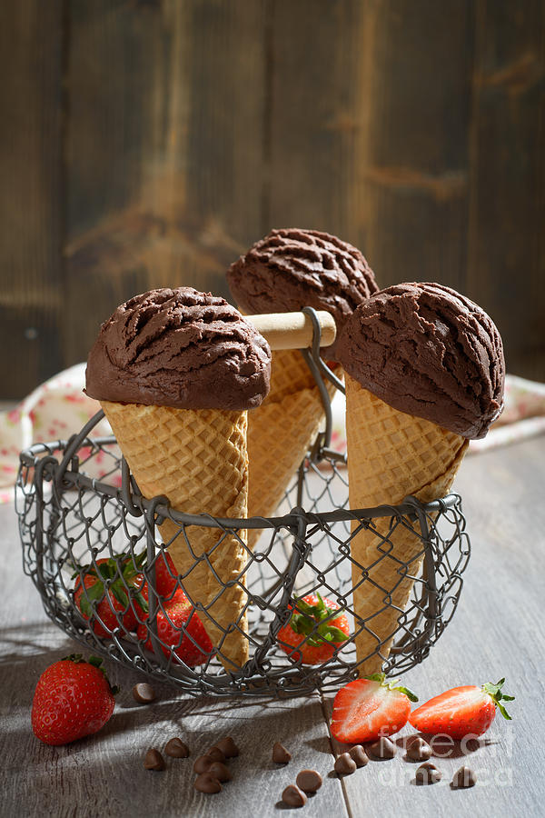 Strawberry Photograph - Chocolate Ices by Amanda Elwell