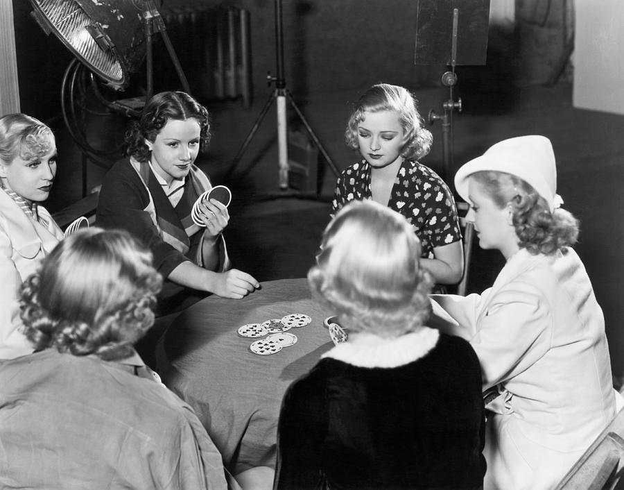 Hollywood Photograph - Chorus Girls Playing Hearts by Underwood Archives