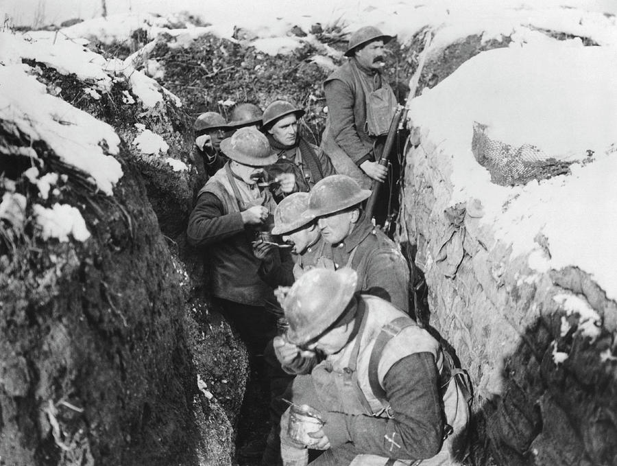 Chow Time In The Trenches Photograph by Underwood Archives