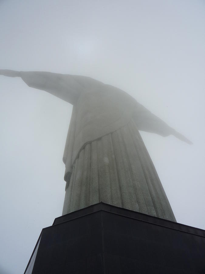 christ the redeemer statue fog