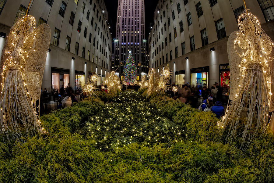 Christmas Photograph - Christmas At Rockefeller Center  NYC by Susan Candelario