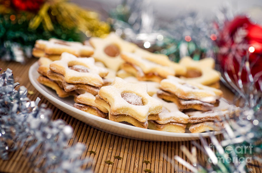 Cake Photograph - Christmas cookies by Viktor Pravdica