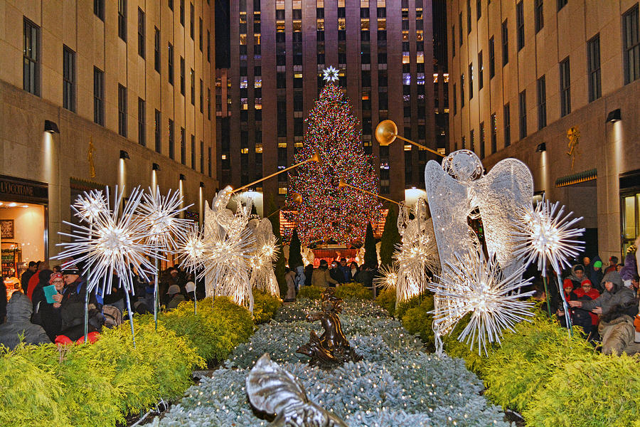 Christmas Eve at Rockefeller Center Photograph by Jeffrey Friedkin