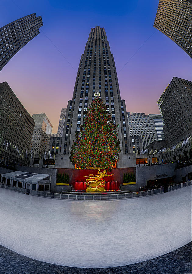 Christmas Photograph - Christmas In NYC by Susan Candelario