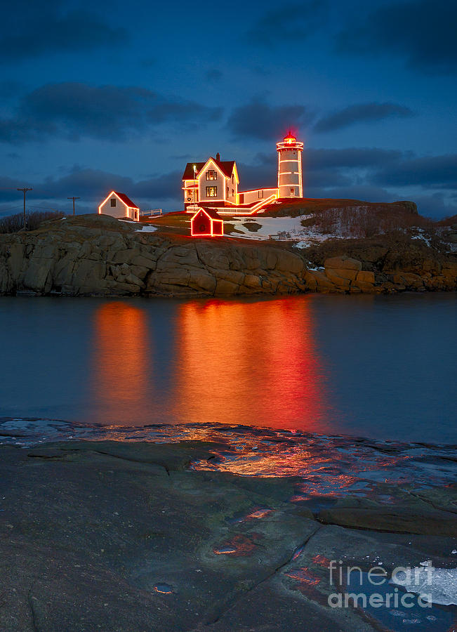 Lighthouse Photograph - Christmas Nubble by Steven Ralser