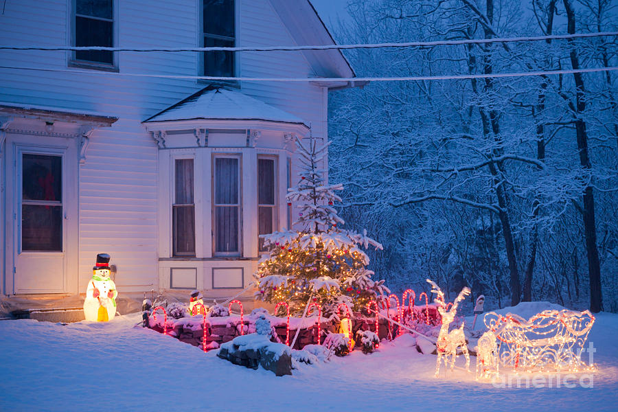 Christmas Snowfall  Photograph by Susan Cole Kelly