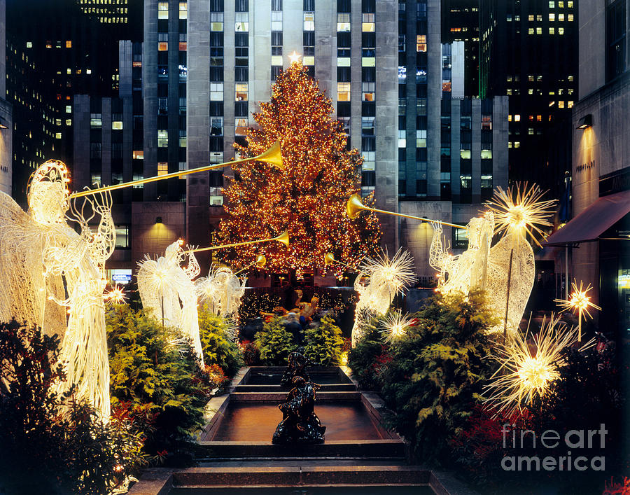 Christmas Tree At Rockefeller Center Photograph by Rafael Macia