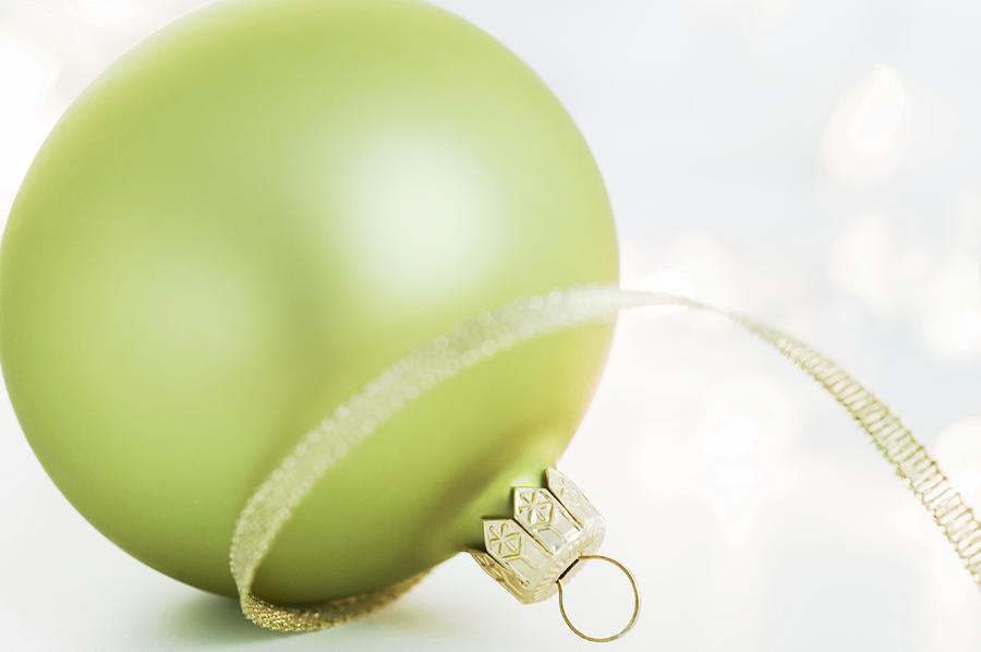 Christmas Tree Bauble Photograph by Gustoimages/science Photo Library