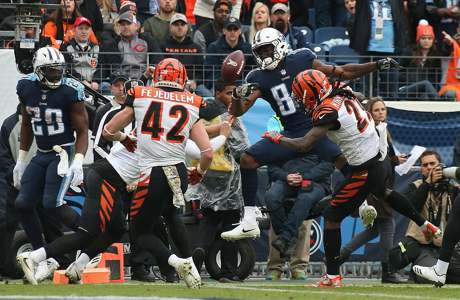 Cincinnati Bengals v Tennessee Titans Photograph by Frederick Breedon
