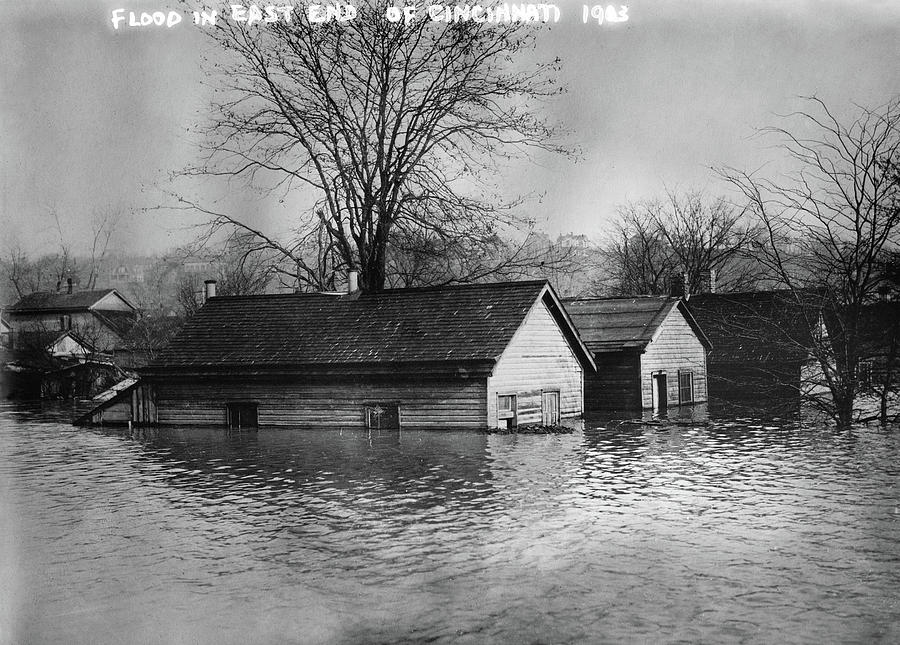 Cincinnati Flood, 1913 Photograph by Granger