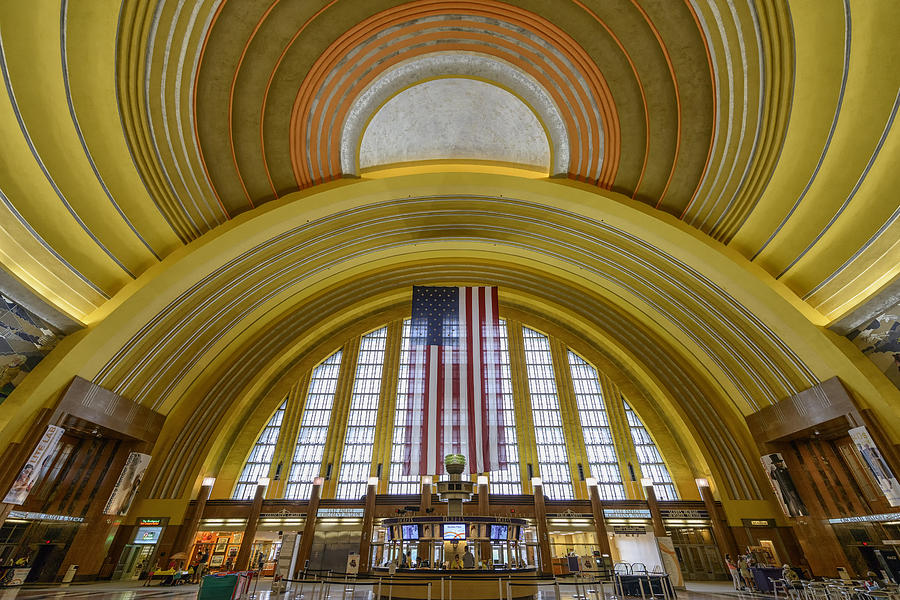 Cincinnati Photograph - Cincinnati Union Terminal by Dick Wood