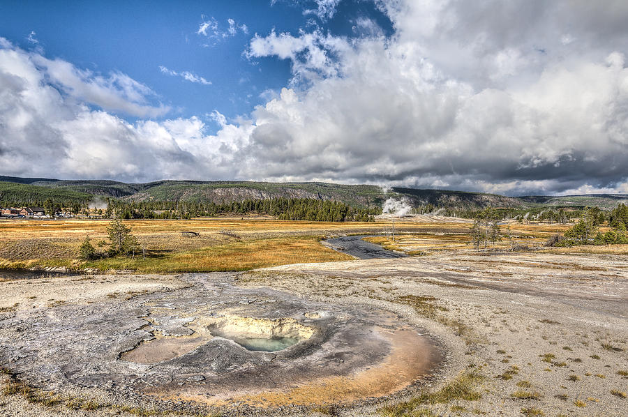 Yellowstone National Park Photograph - Circle of Water by Jeff Donald