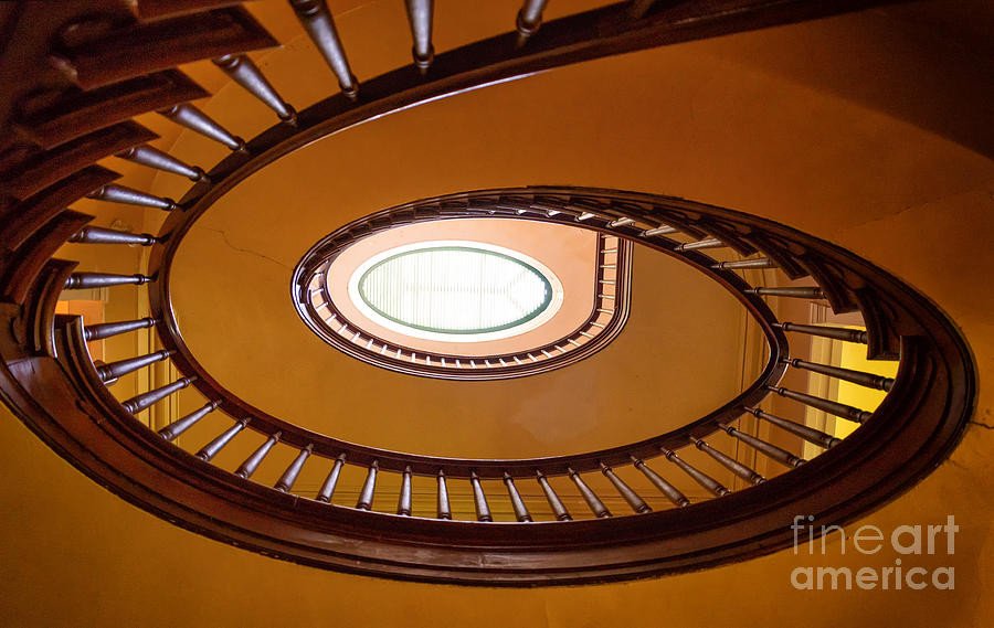Circular staircase Photograph by Les Palenik
