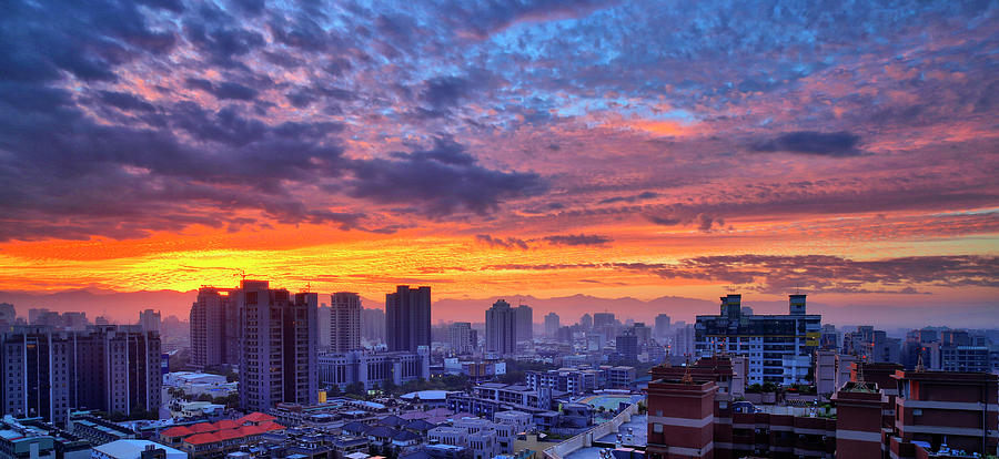 Cityscape With Burning Sky In The Photograph by Thunderbolt tw (bai Heng-yao) Photography
