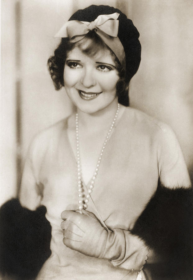 Clara Bow, American Actress Photograph by Photo Researchers