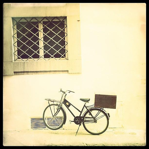 Hipstamatic Photograph - Clean Lines #florence #hipstamatic by Mary Ann Reilly
