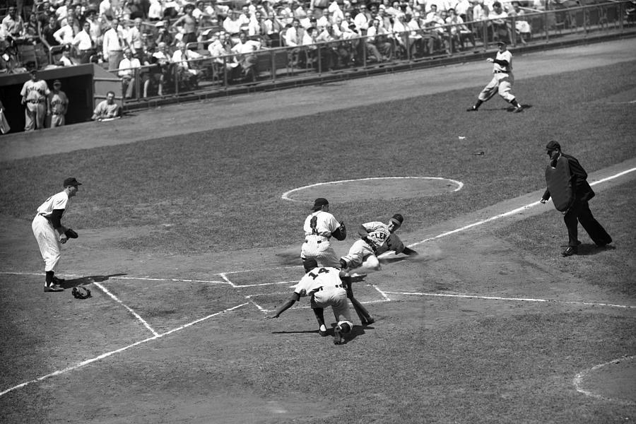 Cleveland Indians v New York Yankees Photograph by Kidwiler Collection Cleveland Indians v New York Yankees Photograph by Kidwiler Collection