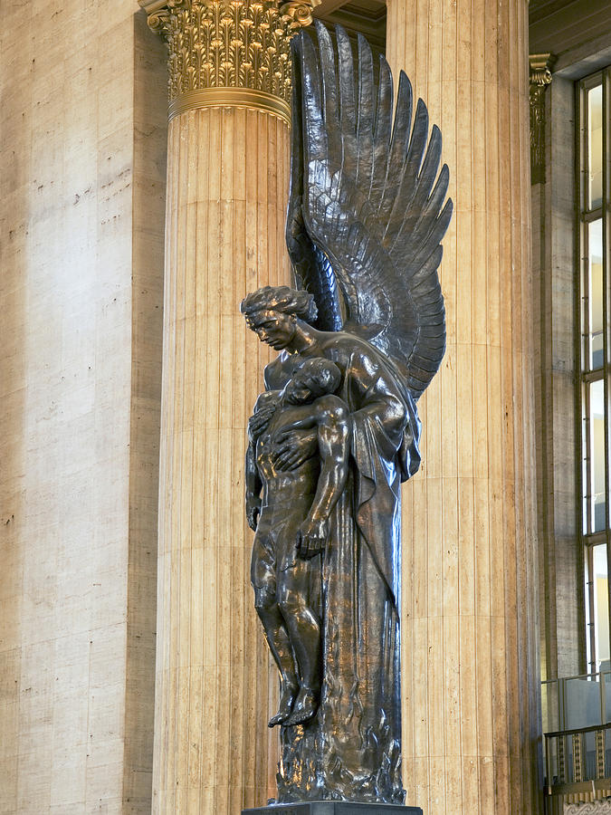 Philadelphia Photograph - Close-up Of A War Memorial Statue by Panoramic Images