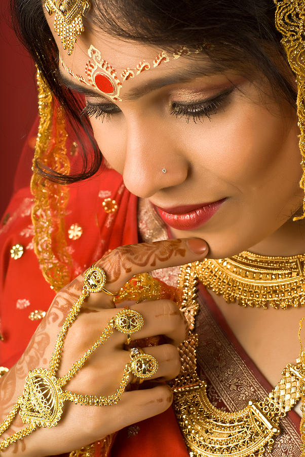 Close up of Bengali bride Photograph by Vivek Mukherjee Photography