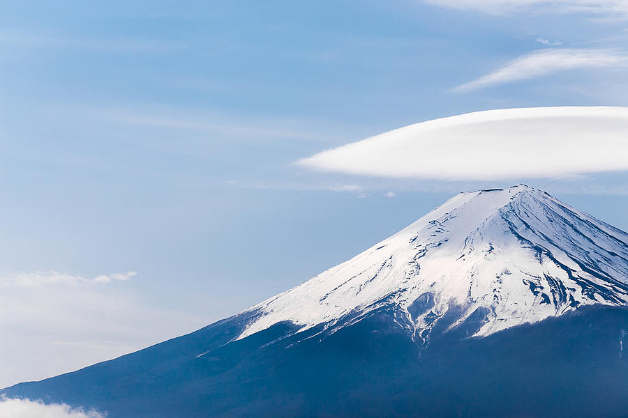 Cloud over Fujiyama by Natapong Supalertsophon