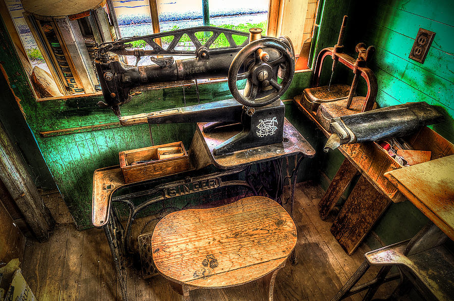 Cobblers Sewing Machine Photograph by David Morefield