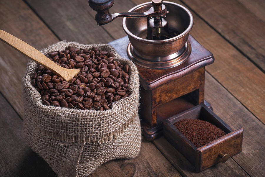 Coffee Beans In Hessian Sack And Grinder Photograph by Ktsdesign/science Photo Library