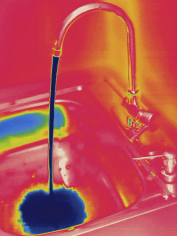 Cold Water Running, Thermogram Photograph by Science Stock Photography
