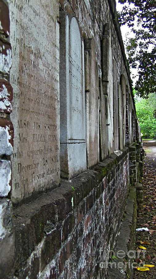 Colonial Park Cemetery Photograph by D Wallace