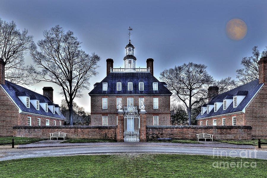 Colonial Williamsburg Governors Palace Moonrise Photograph by  Gene  Bleile Photography 