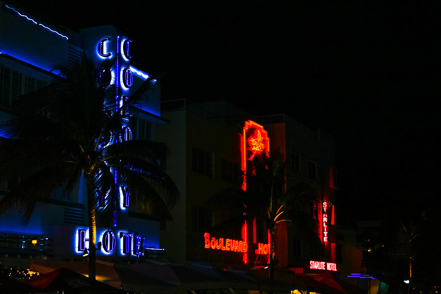 Colony Boulevard and Starlite Neon Photograph by Ed Gleichman
